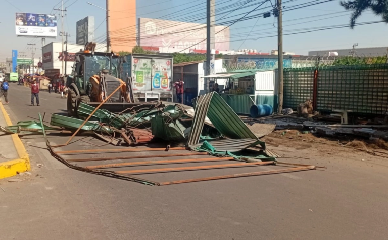 edomex-retiran-puestos-semifijos-frente-a-hospital-del-imss-en-la-paz_5e095611-738e-4b02-987e-29c214626619_medialjnimgndimage=fullsize