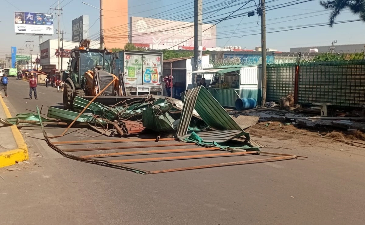 edomex-retiran-puestos-semifijos-frente-a-hospital-del-imss-en-la-paz_5e095611-738e-4b02-987e-29c214626619_medialjnimgndimage=fullsize