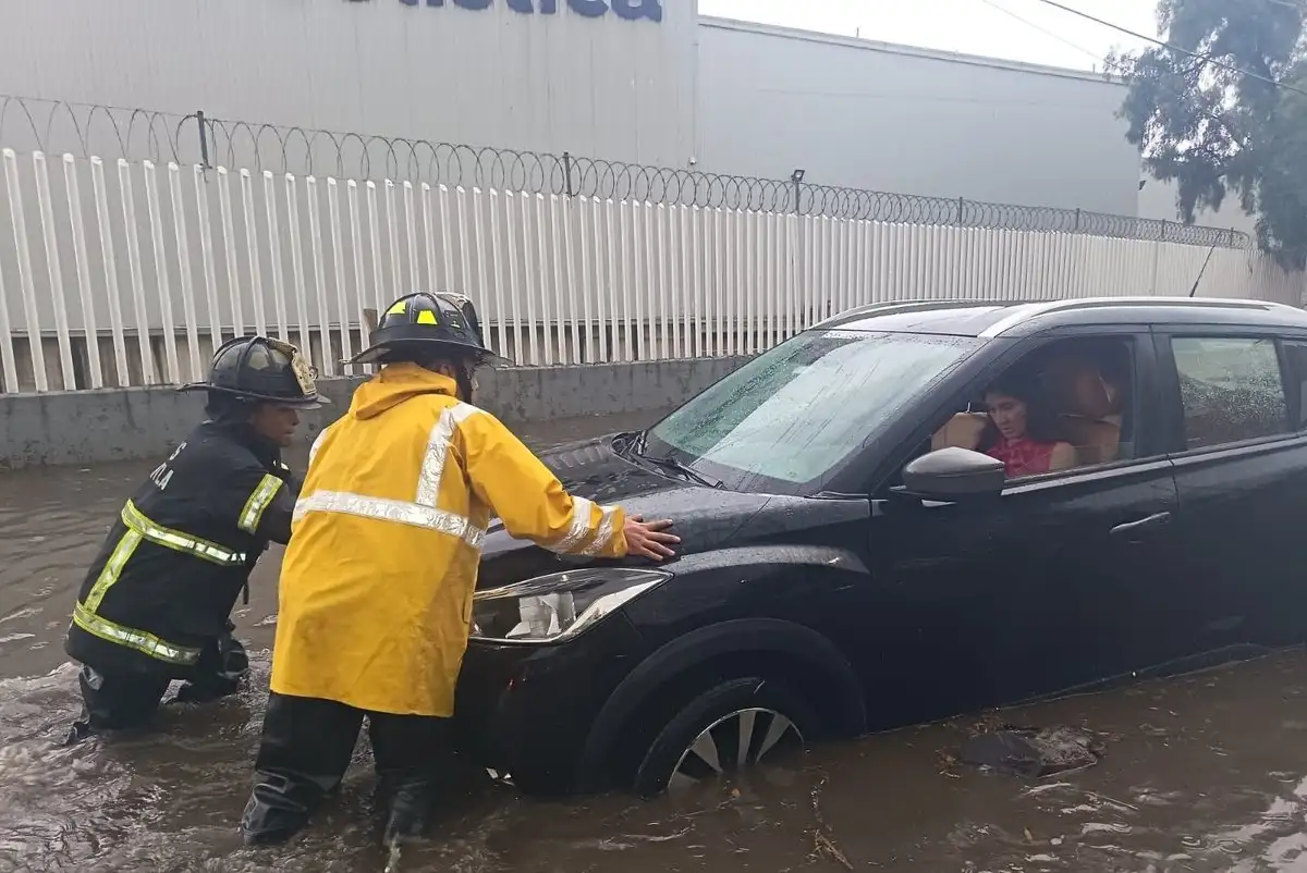 inundaciones colapsan vialidades y autopistas 92ec6448 5501 4893 a30f 437eb0afae78 media