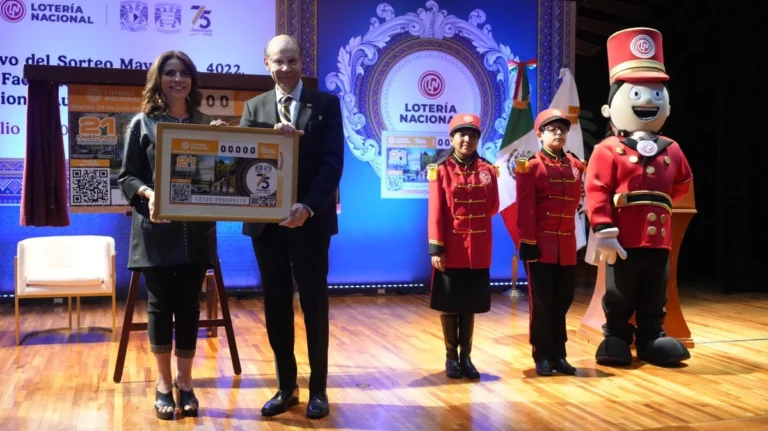 lotenal presenta billete por los 75 anos de la fcpys de la unam 4cd6bb77 926e 4fe5 8671 f361c4a649ba medialjnimgndimage=fullsize